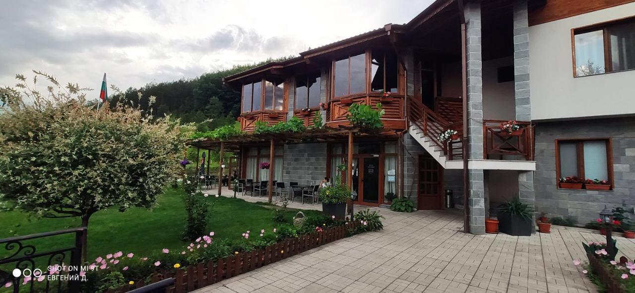 Alpine Garden Hotel Simitli Exterior foto